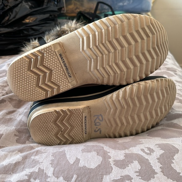 Women’s Sorel Boots - Picture 6 of 9